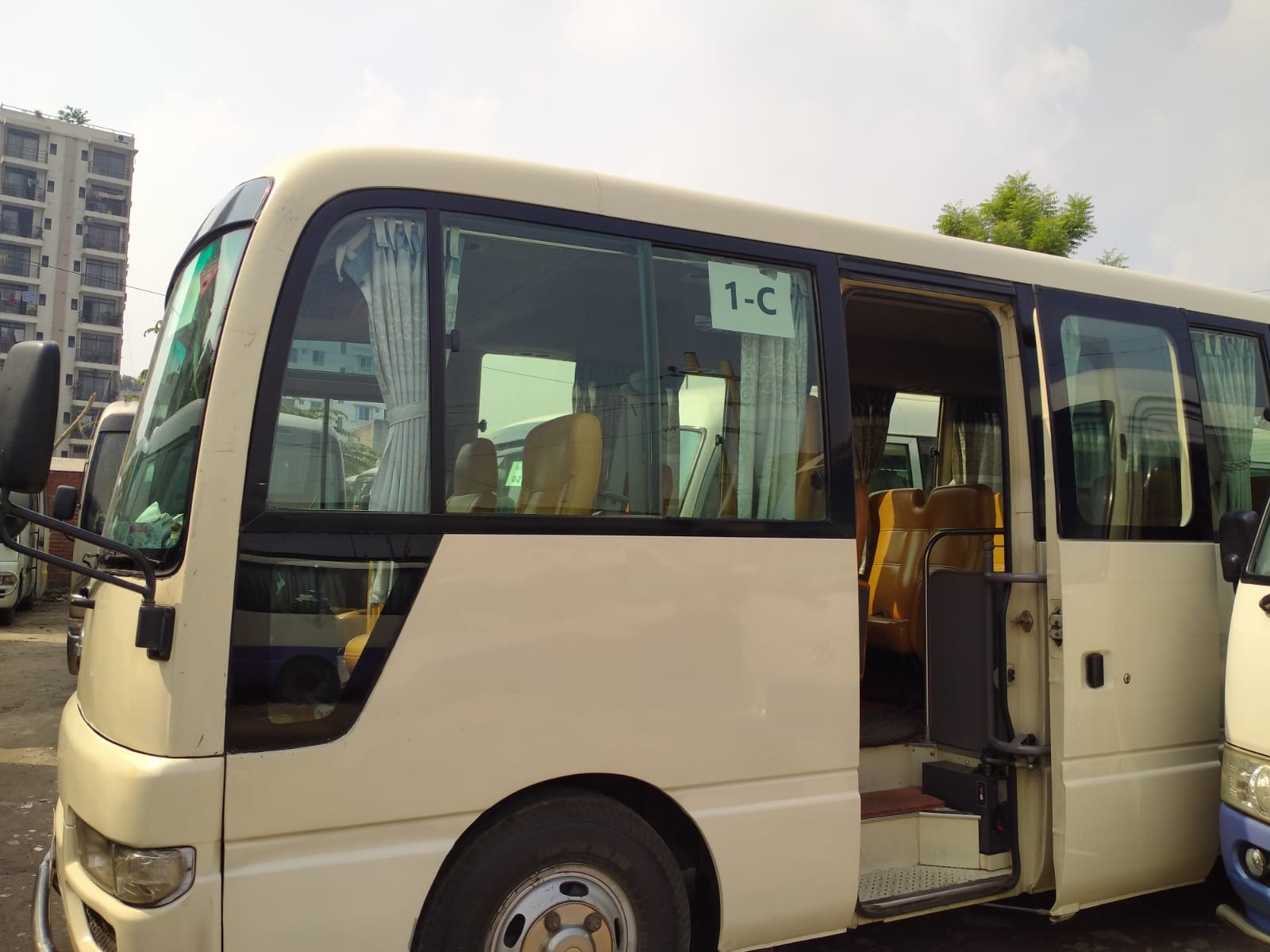 Mini Bus